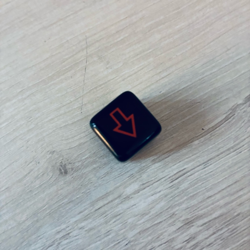 1996 Vintage Japanese Yu-Gi-Oh Dungeon Dice – Red/Black (Single Die)